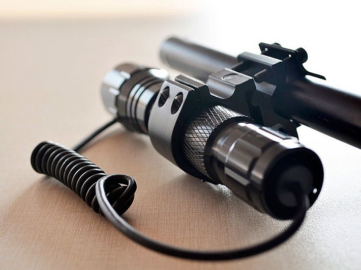 Best-Tactical-Flashlight-Red-Light-CREE-R5-LED-Hunting-Shotgun-Lantern-With-Gun-Mount-Pressure-Switch